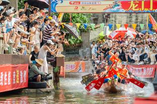 “不是特别重”胡卫东谈当年体能训练：100公斤连续蹲100次 蹲2组